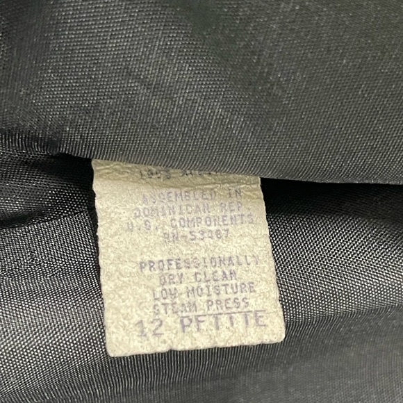 Savannah Petites Women's Black Wool Blazer Size 12 Formal One-Button - Picture 9 of 10